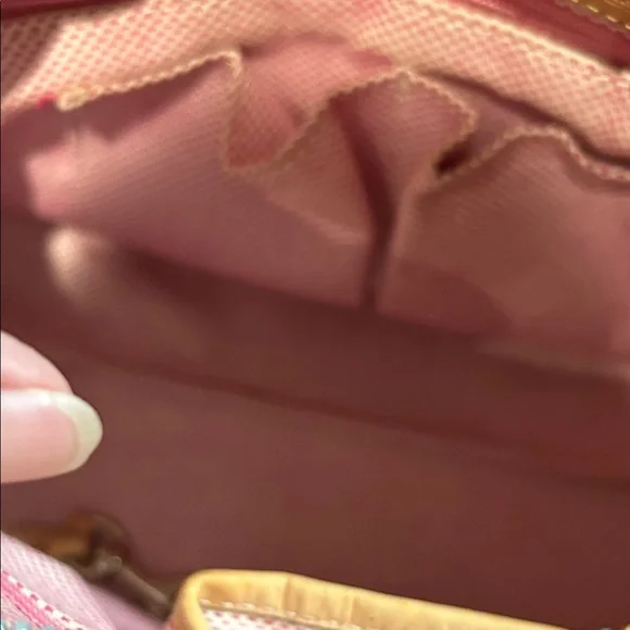 Dooney & Bourke Y2K Stylish Tan Barrel Printed Women's handbag. - Picture 9 of 11